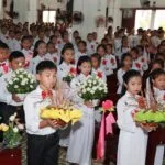 Dâng lễ vật - Bích Hiền